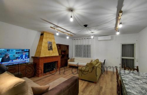 El Real de San Vicente House | El Salón de Arriba