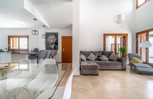 Caserio Los Tarquinos Villa | El Valle Golf Resort- Private Pool- Bbq- Parking