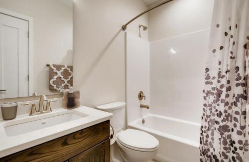 Georgetown House | Elbert's Escape Sleeps 8 Lakefront Views