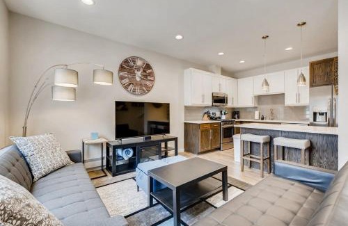 Georgetown House | Elbert's Escape Sleeps 8 Lakefront Views