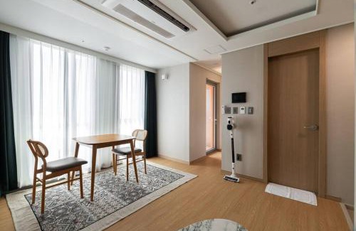 Haeundae Apartment | #Elbonstay with Haeundae Beach