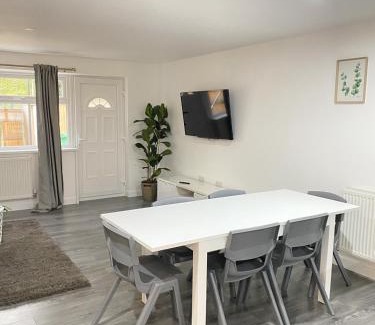 Cheetham Hill House | Elcot Close Private Room in a 4 Bed Shared House