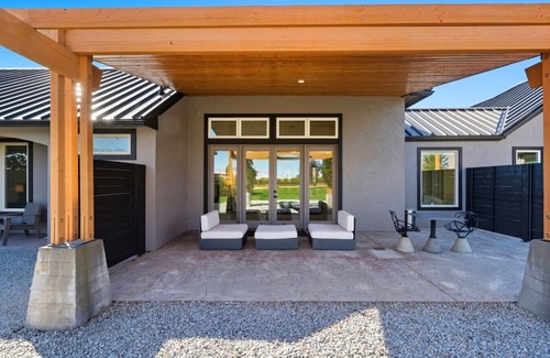 Walla Walla House | Eleanor`s Suite - Walk to Caprio Cellars