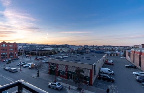 Downtown Victoria Apartment | Elegance at the Union