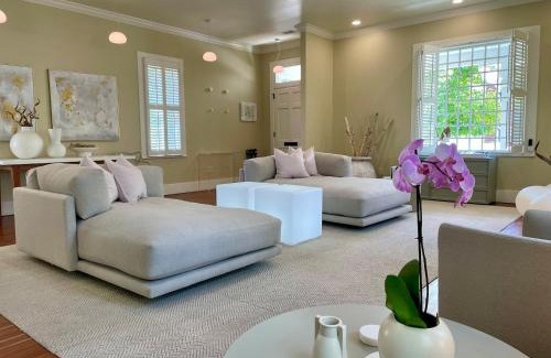 Seville Historic District House | Elegance & Charm 27 Steps To Old Christ Church