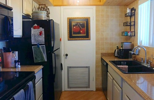 Fort Pierce Condo | Elegant 1 Bedroom/secluded view/steps from beach/all amenities of Ocean Village