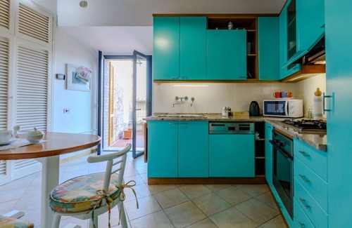 Siena City Centre Apartment | Elegant 120 sqm apartment for 6 people, located on the first floor of a historic residence without an elevator, adjacent to Porta di San Maurizio, on the ancient 13th-century walls. Featuring a spacious terrace, the accommodation is in the city center, j