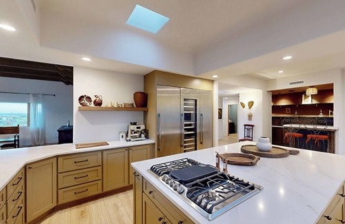 Tucson House | Elegant 2 bed Room retreat with views, upscale decor & full resort amenities