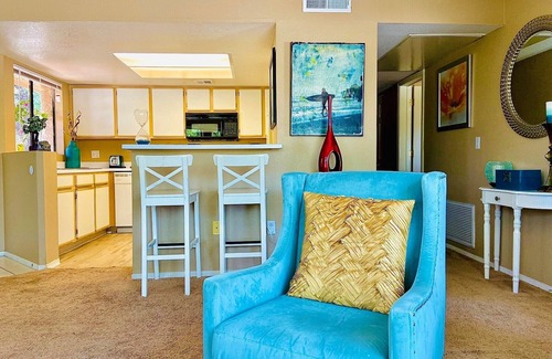 Quail Canyon Condo | Elegant 2-Bedroom Sabino Canyon Condo with Mountain View and Swimming Pool
