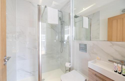 Rothley Apartment | Elegant 2BR Apartment for a Relaxing Getaway # 4
