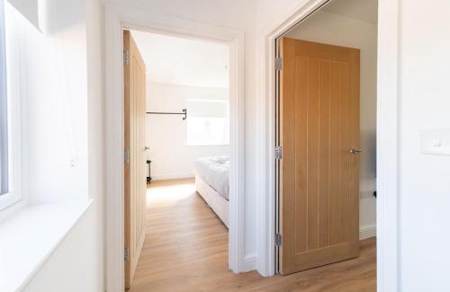 Rothley Apartment | Elegant 2BR Apartment for a Relaxing Getaway # 4