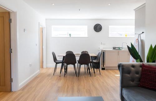 Rothley Apartment | Elegant 2BR Apartment for a Relaxing Getaway # 4