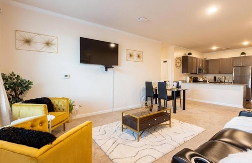 Waxhaw Apartment | Elegant 2BR Suite in Downtown Waxhaw w. Pool