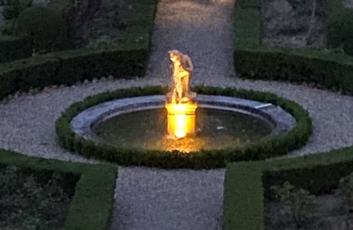 Oltrarno House | Elegant 3 bedroom apt, in historical Villa, shared pool, parking, 3km to Center