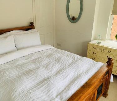 Warminster House | Elegant 3BD Edwardian Home Warminster