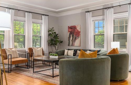 Dundee-Happy Hollow Historic District House | Elegant 3BR Oasis in Dundee Close to Downtown
