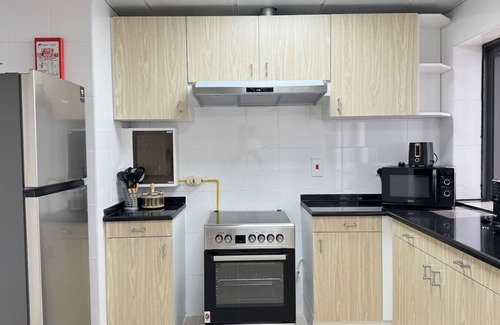 Abu Dhabi City Center Apartment | Elegant 4BR Corniche Stay – Private Balcony & More