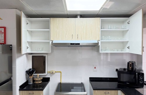 Abu Dhabi City Center Apartment | Elegant 4BR Corniche Stay – Private Balcony & More