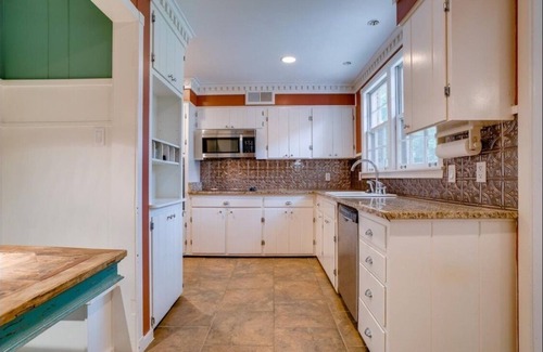 Audubon Park House | Elegant 5 BR East Memphis Home