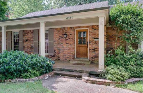 Audubon Park House | Elegant 5 BR East Memphis Home