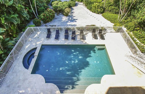 Captiva House | Elegant 5BR Beachfront Estate with Elevator, Private Pool & 3 Kings