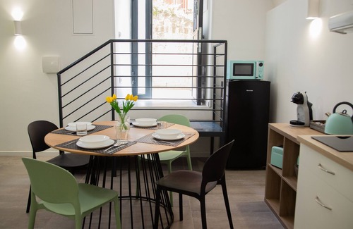 Vomero Apartment | Elegant accommodation Chiaia area, Comfortable, bright, newly renovated