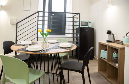 Vomero Apartment | Elegant accommodation Chiaia area, Comfortable, bright, newly renovated