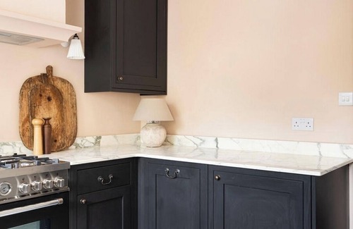 Hammersmith and Fulham Apartment | Elegant and Peaceful 2BD apt - Barons Court/London