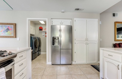 Antelope House | Elegant Antelope Home w/Pool, Spa & Sauna!