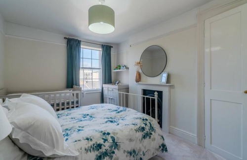 Cheltenham Apartment | Elegant apartment, 2 mins from Jazz Festival