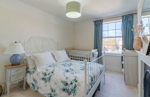 Cheltenham Apartment | Elegant apartment, 2 mins from Jazz Festival