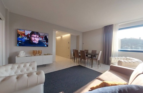 Viareggio Apartment | Elegant apartment with air conditioning and elevator