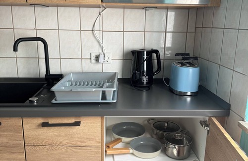 Bielefeld Apartment | Elegant apartment with dream kitchen | Free Netflix | Self Check-in