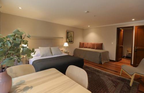 Financial District Apartment | Elegant Apt in Zona G Modern & Sophisticated 301