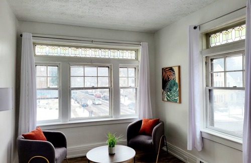 Brighton Apartment | Elegant & Bright 2-Bedroom in Historic Park Ave