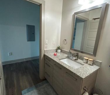 Almont Apartment | Elegant City Escape ,Steps to Hotspots