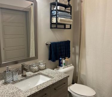 Almont Apartment | Elegant City Escape ,Steps to Hotspots