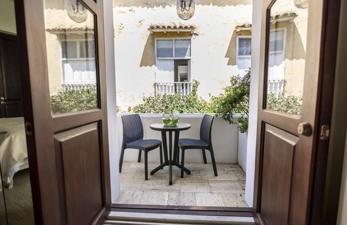 Centro House | Elegant Colonial Home with Pool, Rooftop Jacuzzi & Views in Historic Cartagena