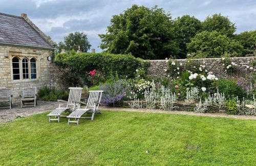 Lechlade Villa | Elegant Cotswold Retreat