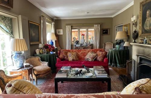 Lechlade Villa | Elegant Cotswold Retreat