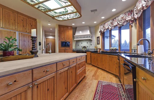 Estacada House | Elegant Country Estate on 620 ace timber and Christmas tree farm