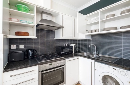 London City Centre Apartment | Elegant Covent Garden 1BR, 1 min to Embankment station, by Blueground