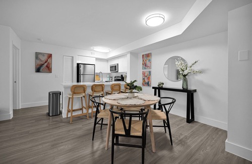 Deerfield Beach Apartment | Elegant Deerfield Retreat | Pool