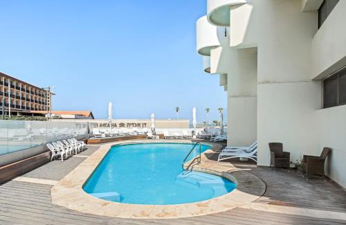 Herzliya Pituach Apartment | Elegant Duplex with Parking by Beachfront Stay