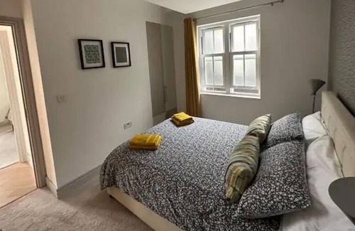 Brondesbury Apartment | Elegant Elegance: A 5-Star Hideaway in Hampstead