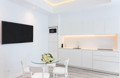 Los Llanos Apartment | Elegant Suite in an unbeatable location