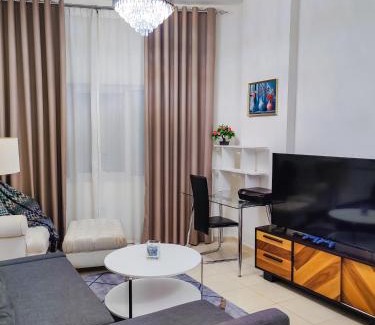 Dubai Apartment | Elegant Fresh 1BR with Heated Pool, just steps from Mall, Restaurants & Fitness center