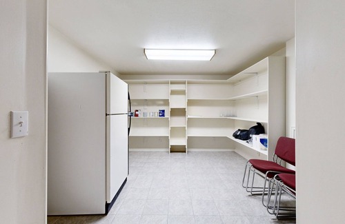 Clearfield House | Elegant home with large yard, gas grill & gas fireplace