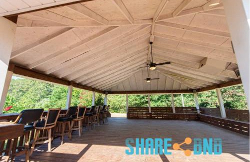 Little Rock House | Elegant Lakefront Home W Covered Patio