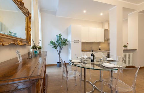 Prato Apartment | [Elegant Lawn Escape 1] Your Gateway to Florence